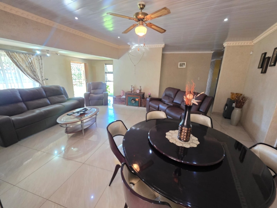 3 Bedroom Property for Sale in Verwoerdpark Northern Cape